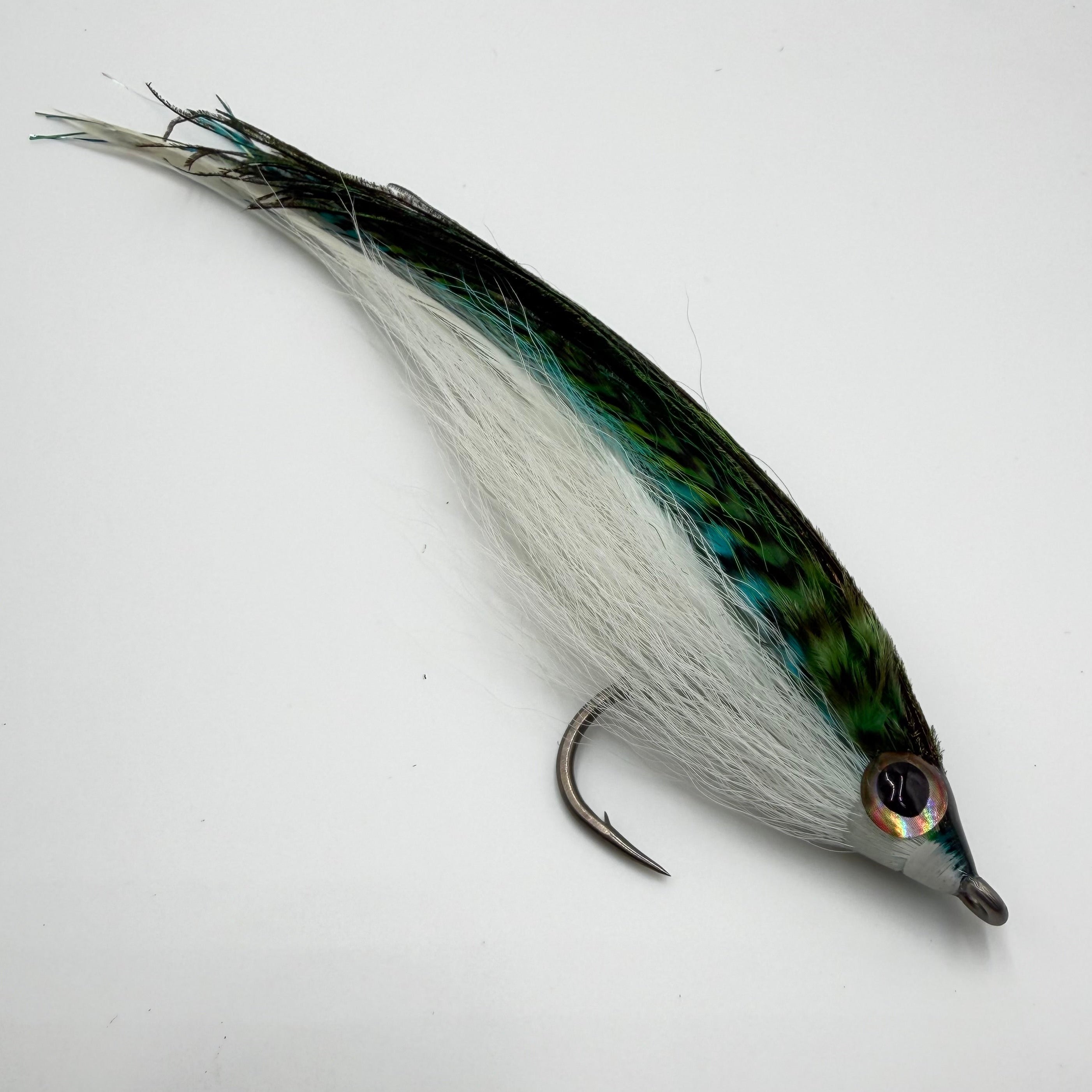 Mackerel fly pattern for targeting striped bass, tuna, marlin and more
